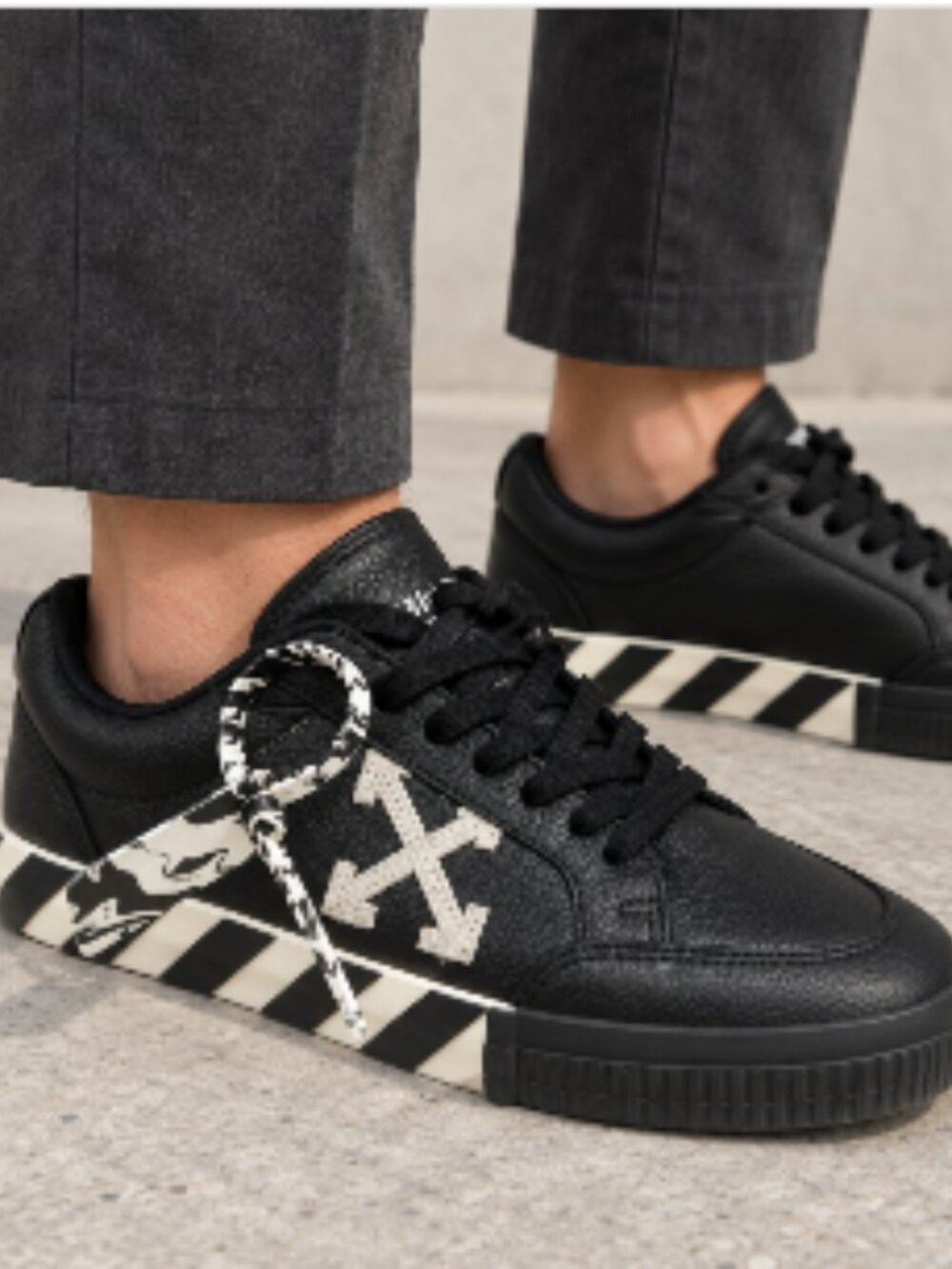 Off‑White Low Vulcanized Calf Leather Black and White Sneakers size 38